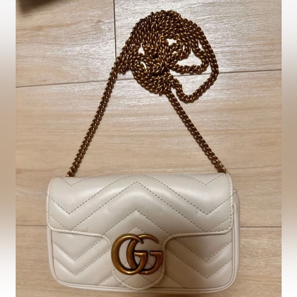 Gucci Beige Quilted Shoulder Bag - Picture 3 of 9